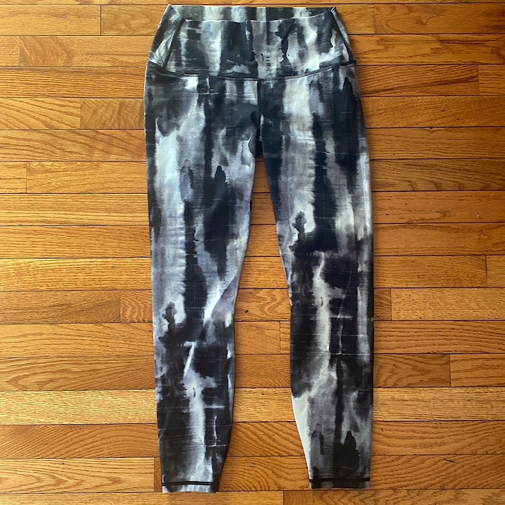VARLEY Black & White Leggings EUC!